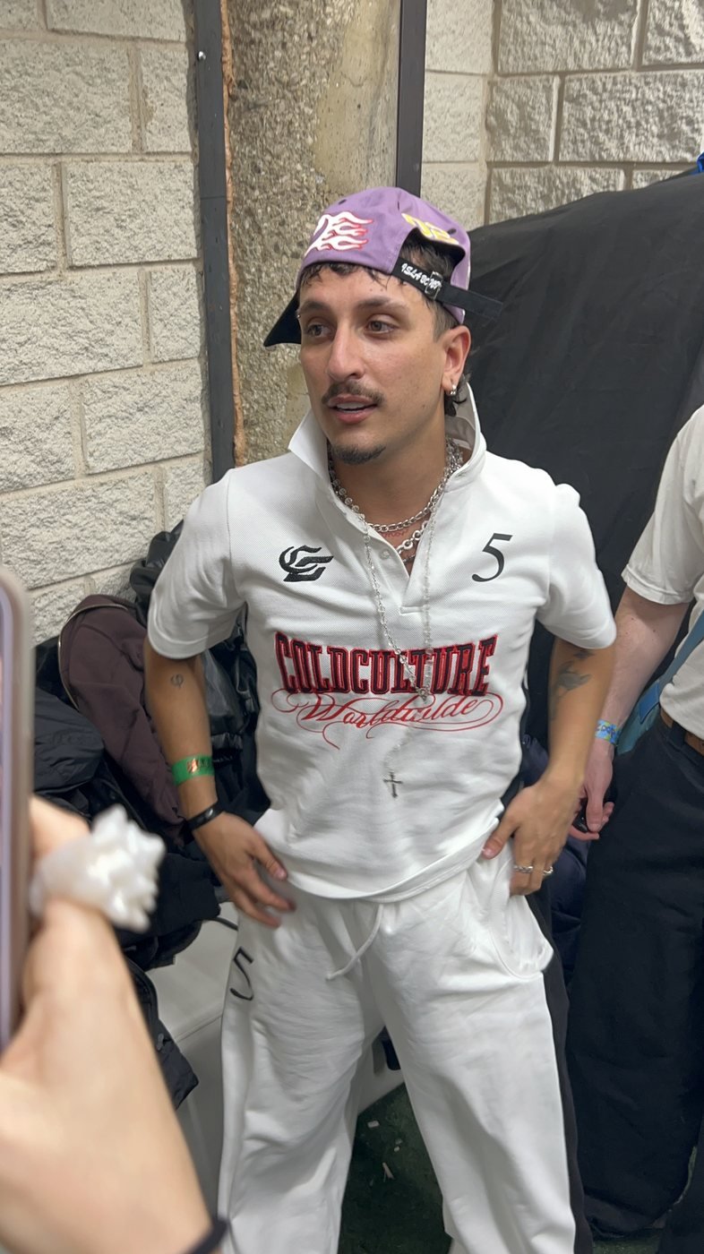 Adrian Mills — Fabrik / El Row — live, styling by Veneno Studio, image 7 of 12