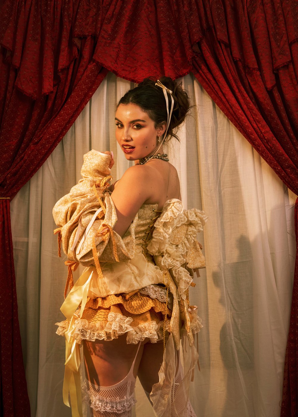 Ani Queen — Rococó, styling by Veneno Studio, image 2 of 8