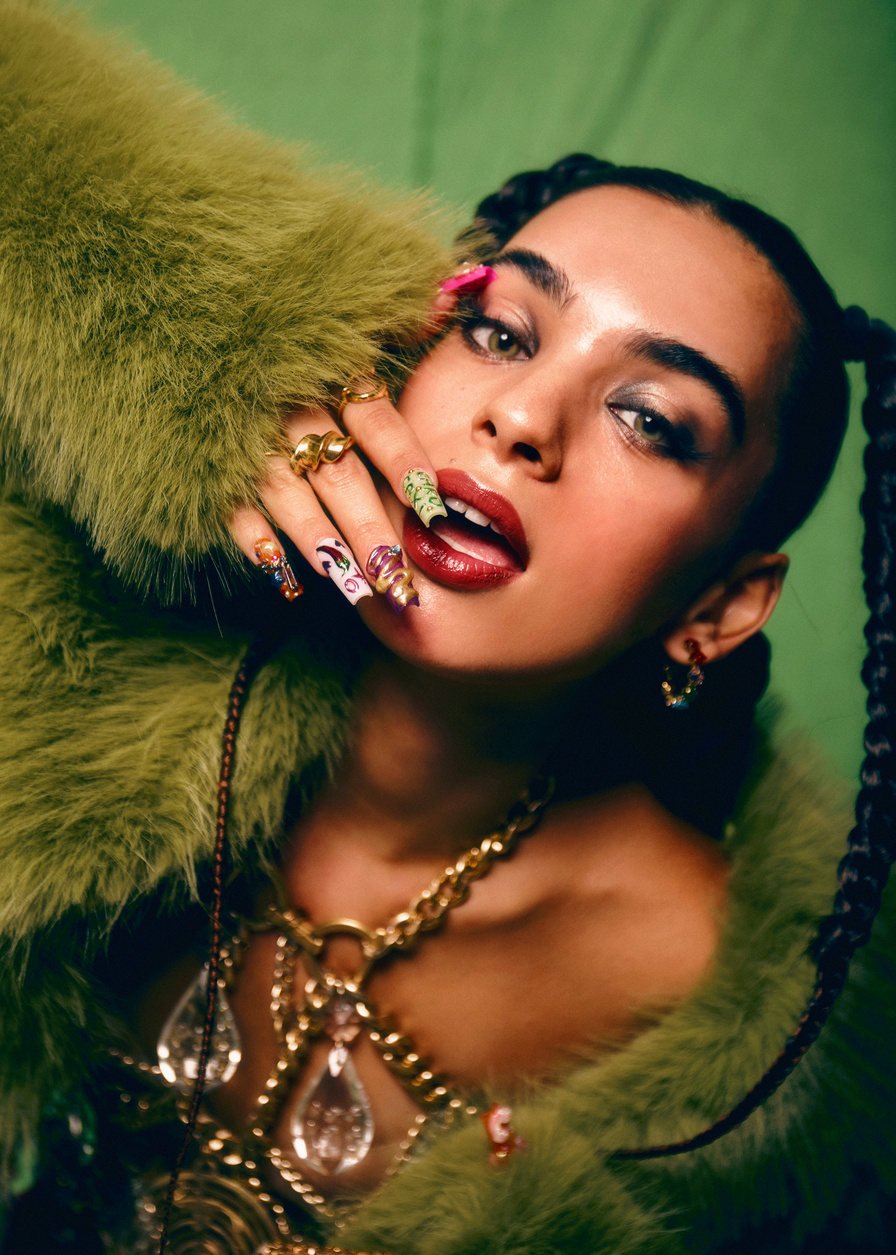 Caro Caxi — Neo2 Magazine, styling by Veneno Studio, image 4 of 12