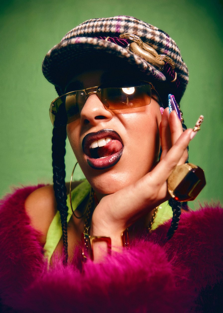 Caro Caxi — Neo2 Magazine, styling by Veneno Studio, image 5 of 12