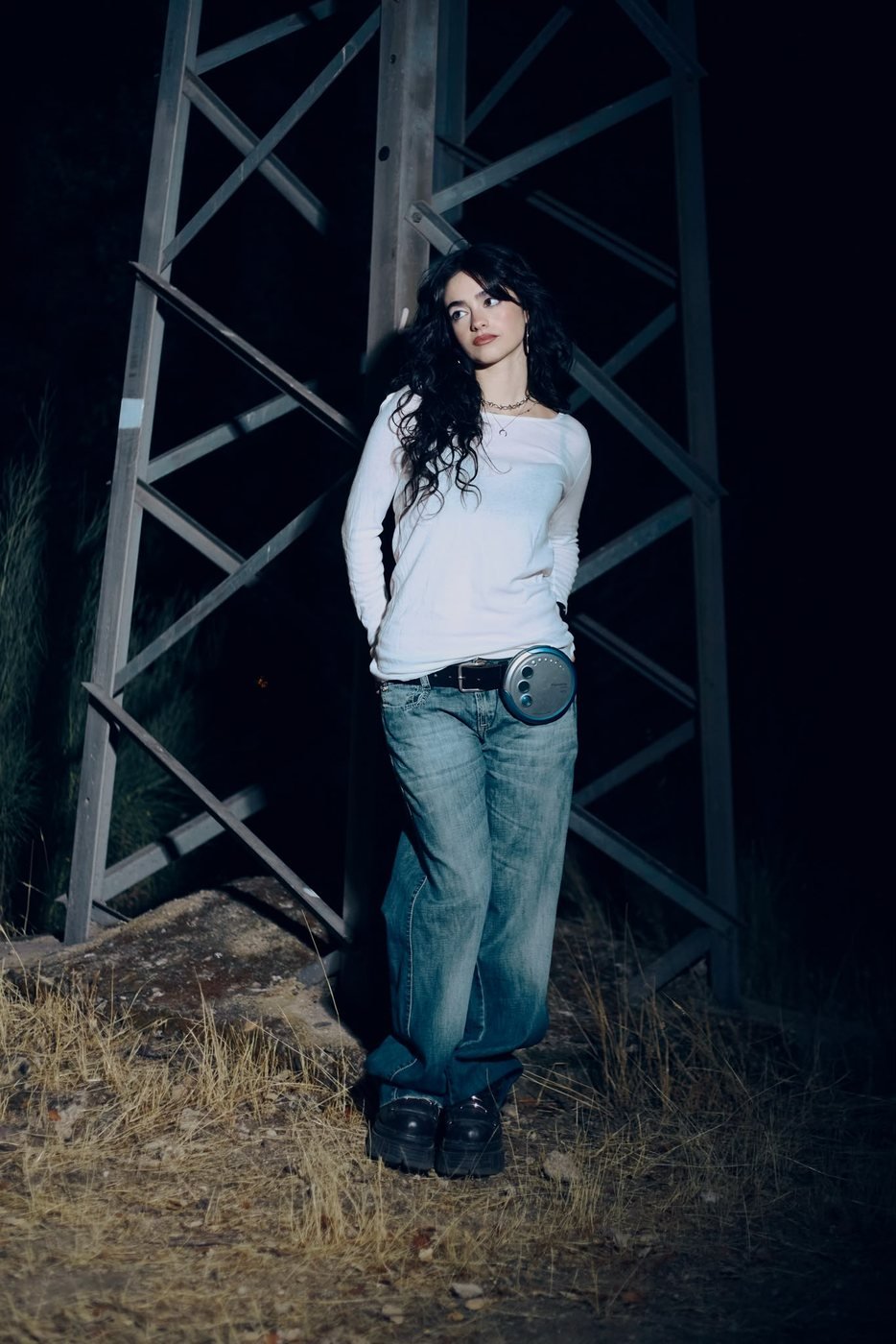 Candela Gómez — Sueño lúcido — music video, styling by Veneno Studio, image 2 of 6