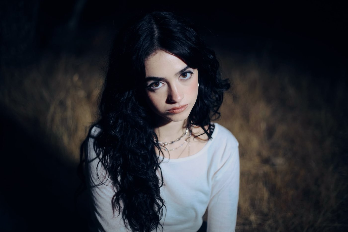 Candela Gómez — Sueño lúcido — music video, styling by Veneno Studio, image 4 of 6