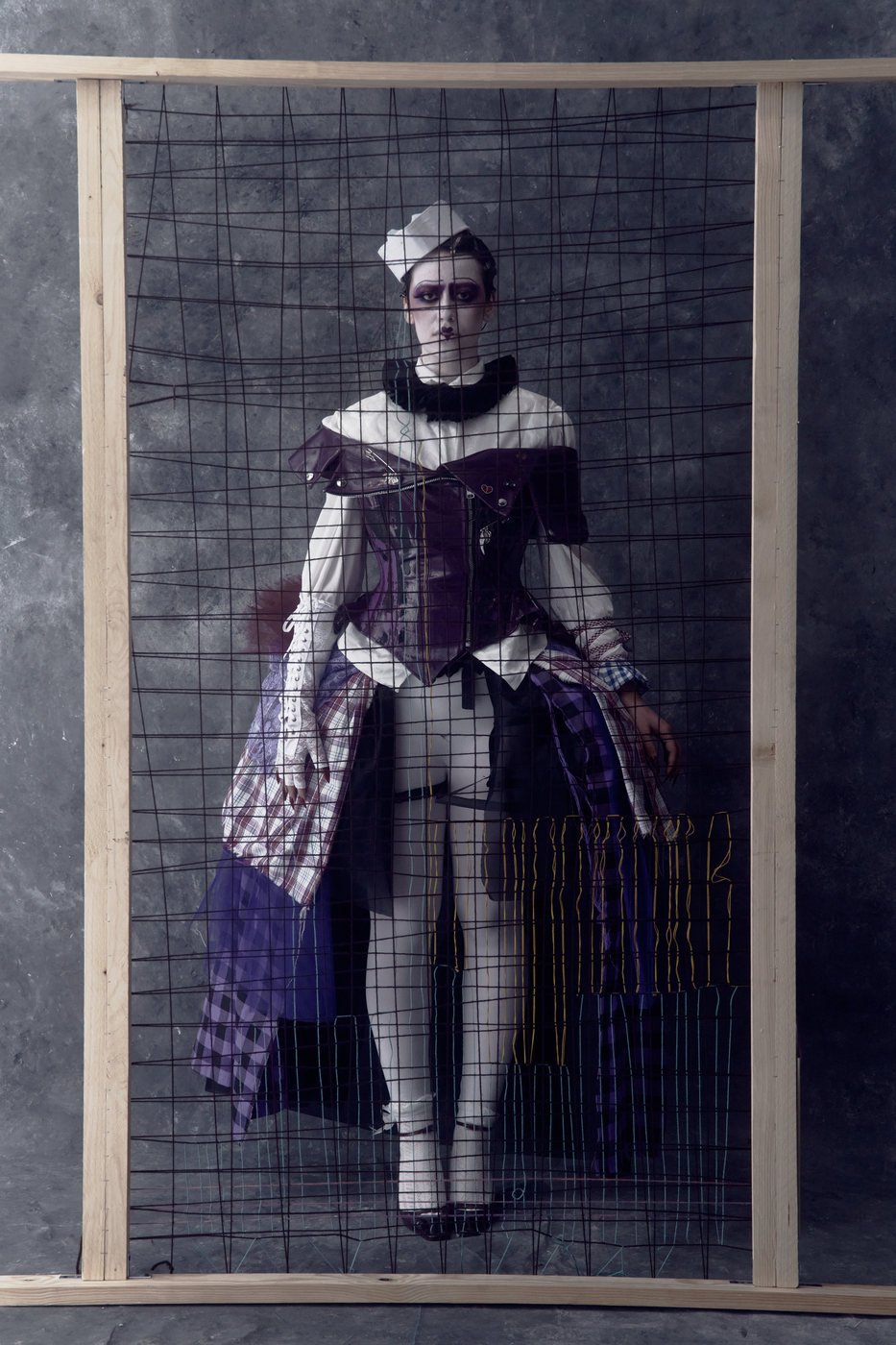 TERE! — No More Manners, styling by Veneno Studio, image 2 of 8