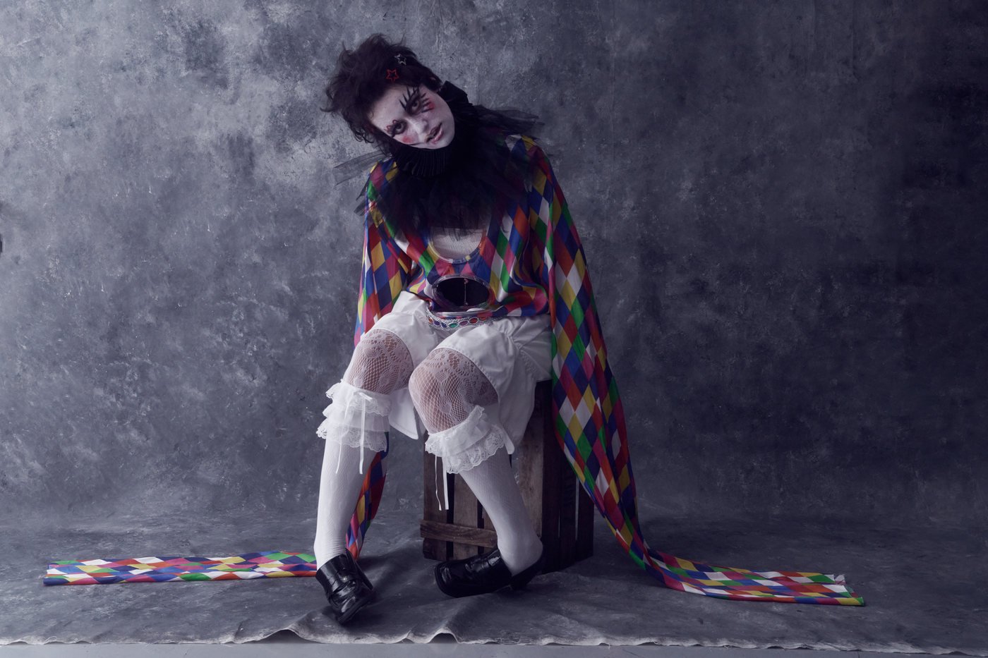 TERE! — No More Manners, styling by Veneno Studio, image 3 of 8