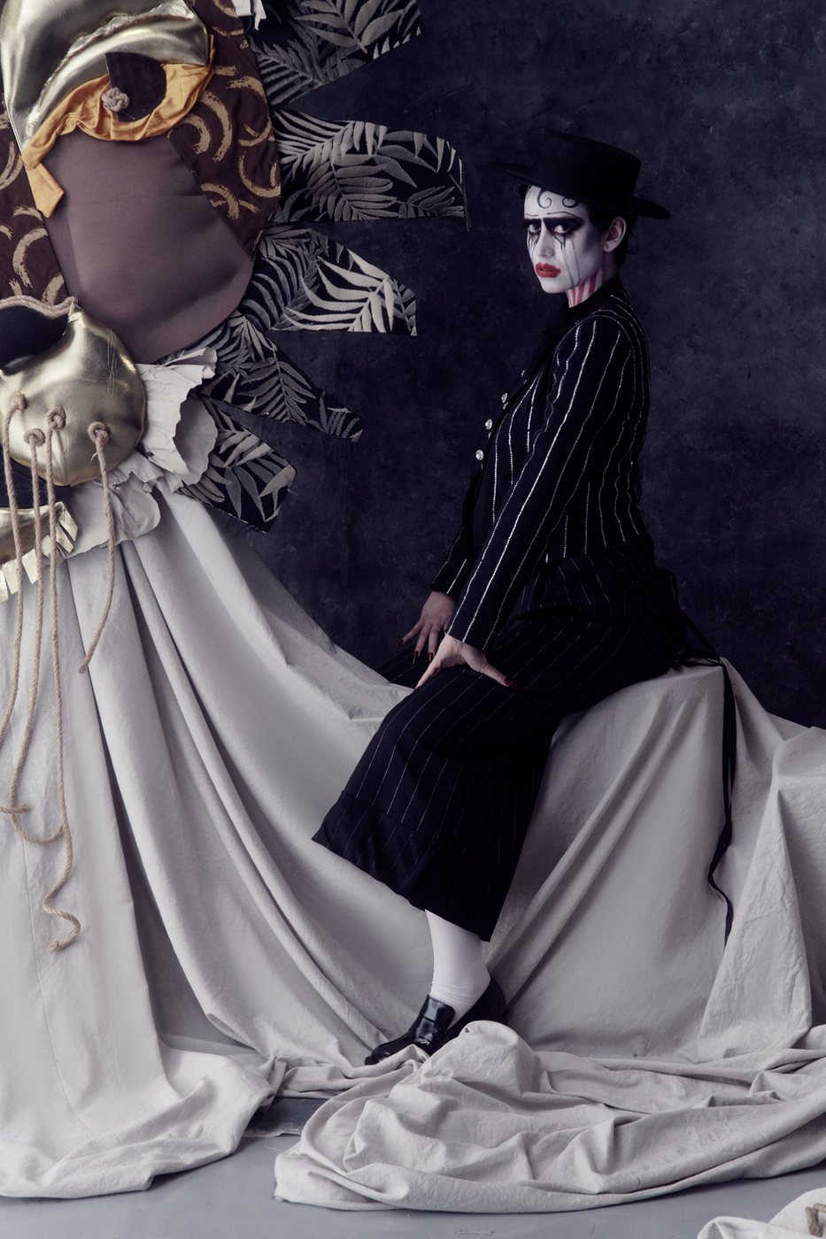 TERE! — No More Manners, styling by Veneno Studio, image 5 of 8