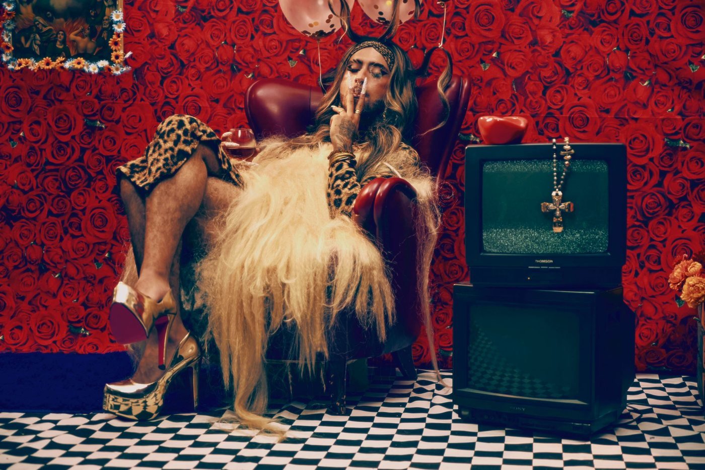 Rutina desquiciada — Fashion film, styling by Veneno Studio, image 12 of 15