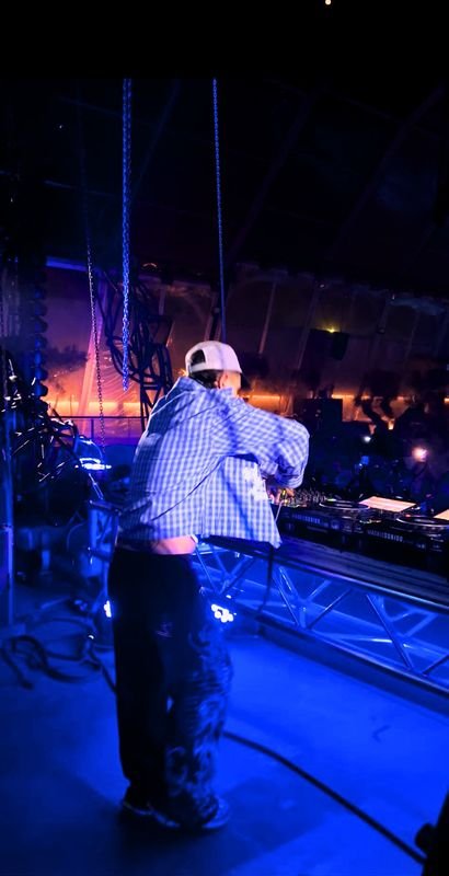 Adrian Mills — Fabrik / El Row — live